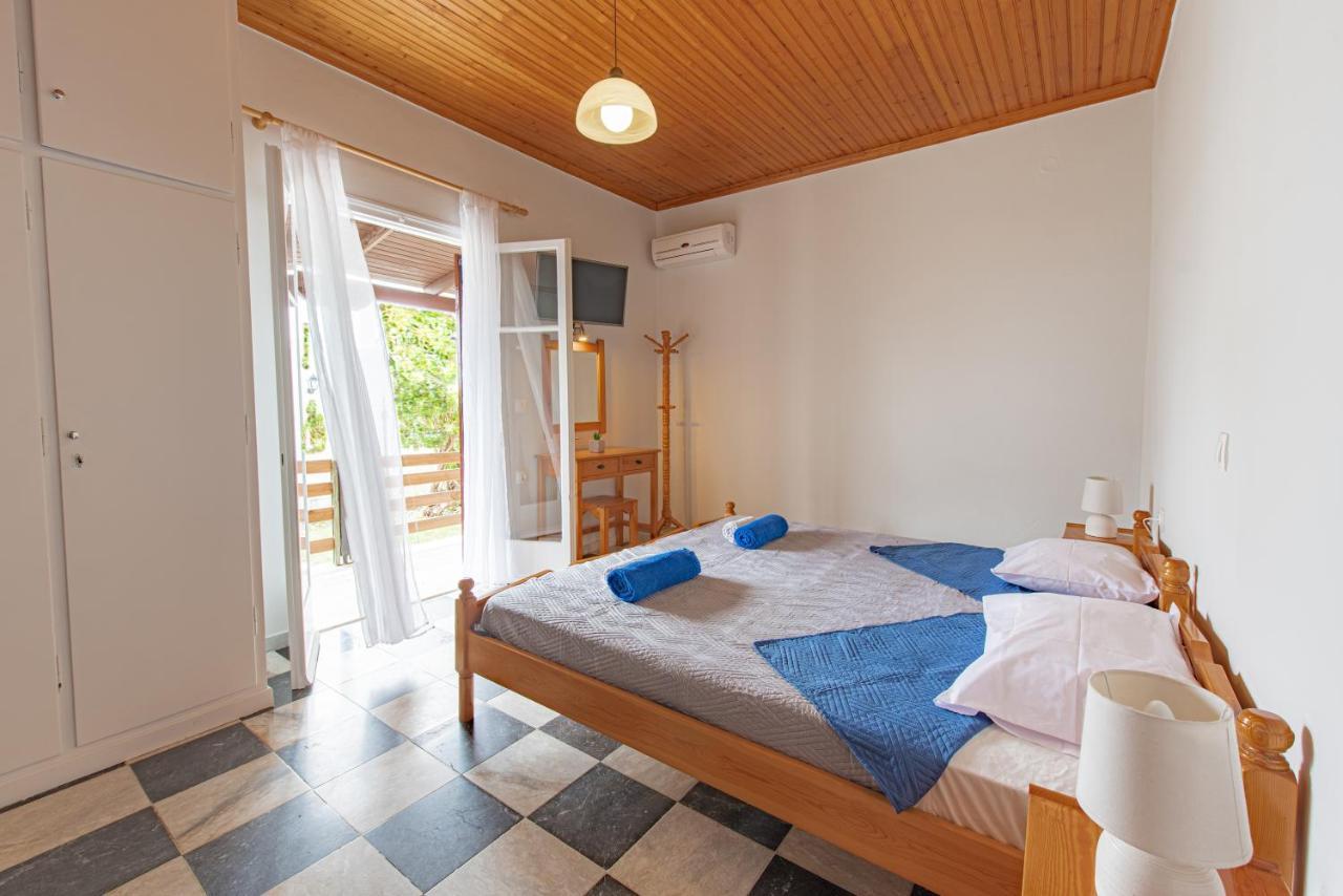 Villa Popi On The Beach Of Agios Gordios Агиос-Гордиос Экстерьер фото